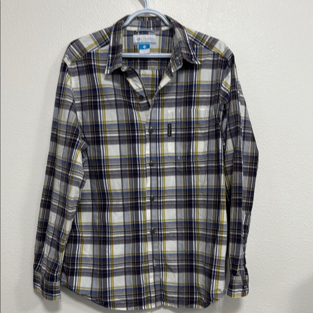Columbia Black and Yellow Casual Button Down Shirt